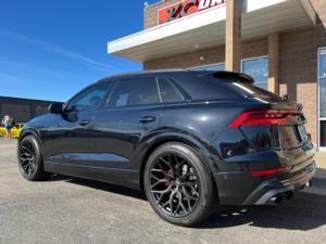 Audi RS Q8 with Vossen Hybrid Forged HF-2