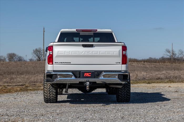 3.5 Inch Lift Kit M1 Struts/M1 Chevy Silverado 1500 2WD/4WD (2025-2026) Rough Country