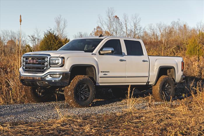 7 Inch Stamped Steel LCA Lift Kit Forged UCA Bracket Vertex/V2 Shks Silverado/Sierra 1500 (16-18) Rough Country