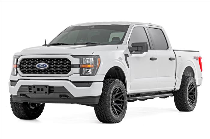 OV2 Running Boards Side Step Bars Crew Cab Ford F-150/Lightning/F-250/F-350 (15-26) Rough Country