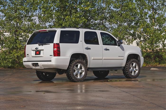 3.5 Inch Lift Kit M1 Struts Forged UCAs Chevy/GMC SUV 1500 2WD/4WD (2007-2020) Rough Country