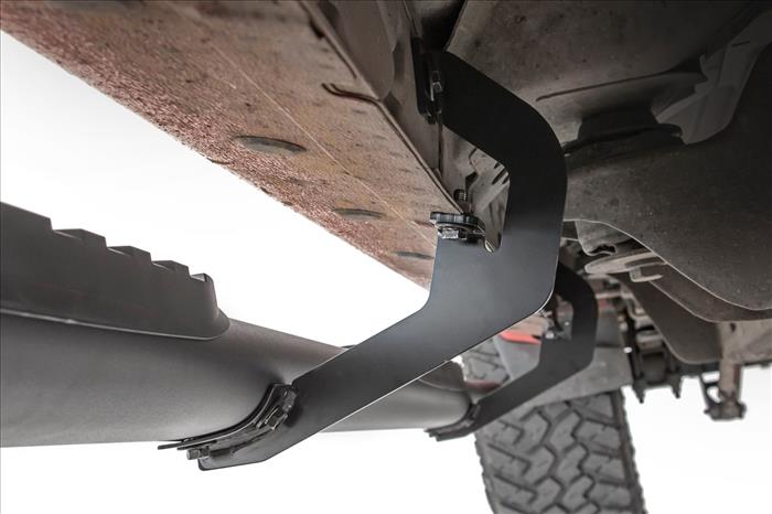 Oval Nerf Step Crew Cab Silverado/Sierra 1500/2500HD/3500HD (07-19 & Classic) Rough Country