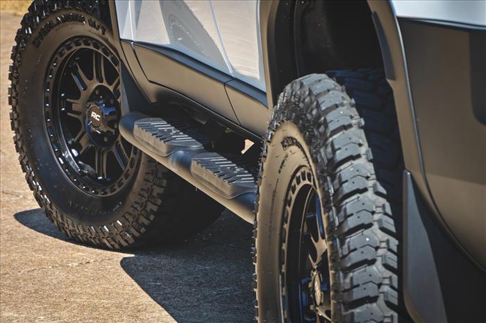 Oval Nerf Steps Black Toyota Land Cruiser 4WD (2024-2026) Rough Country