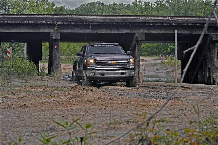 6 Inch Lift Kit M1 Struts/M1 Silverado/Sierra 1500 4WD (07-13) Rough Country