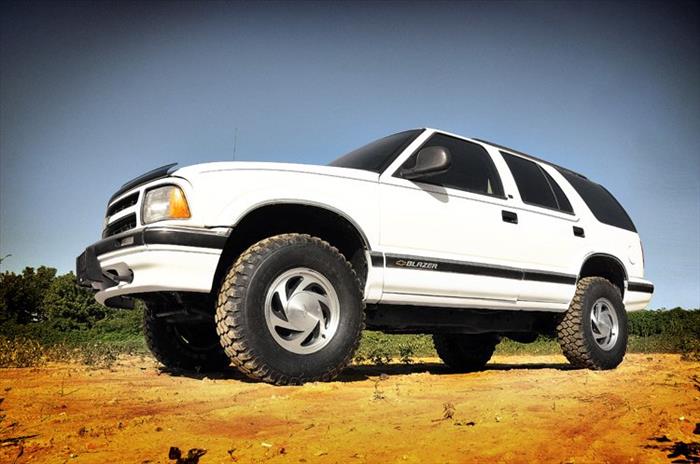 2.5 Inch Suspension Lift Kit 91-04 Sonoma 83-05 S10 Blazer 83-01 S15 Jimmy 82-04 S10 Pickup Rough Country