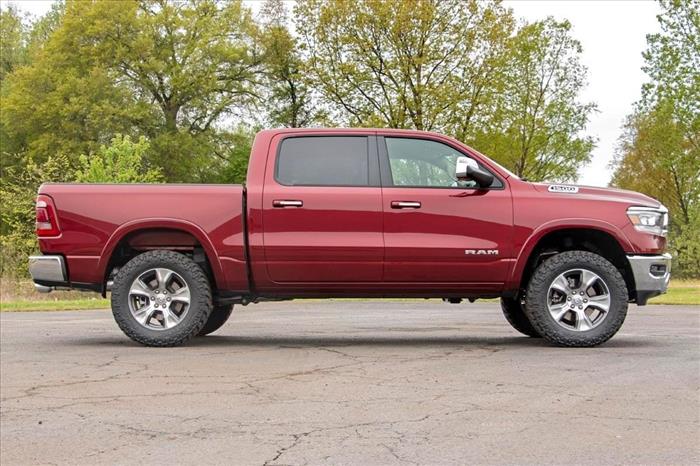 3.5 Inch Lift Kit M1 Struts/M1 Red Ram 1500 2WD/4WD (2019-2026) Rough Country