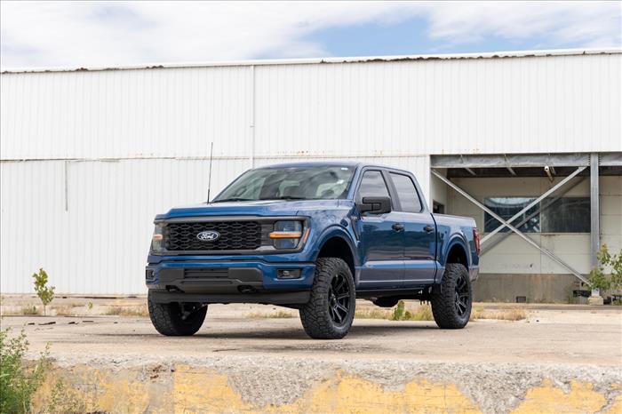 3 Inch Lift Kit Forged UCA M1/M1 Ford F-150 4WD (2021-2026) Rough Country