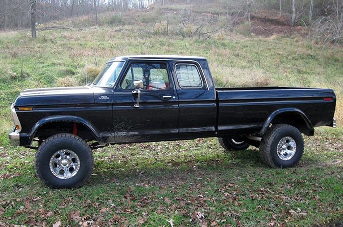 4 Inch Lift Kit Lowboy Ford F-250 4WD (1977-1979) Rough Country