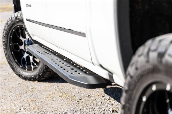 RPT2 Running Boards Crew Cab Silverado/Sierra 1500/2500HD/3500HD (07-18 & Classic) Rough Country