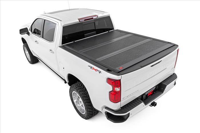 Hard Low Profile Bed Cover 5 Foot 10 Inch Bed Chevy/GMC Sierra 1500 (19-26)/Silverado 1500 (19-26) Rough Country
