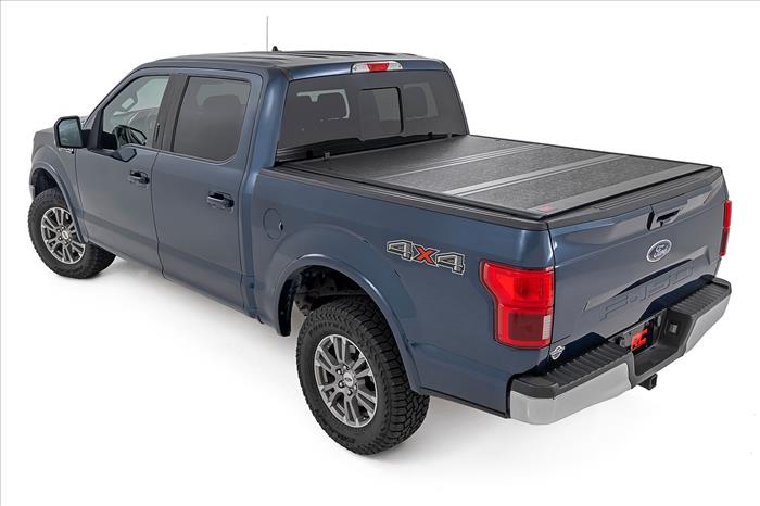 Hard Low Profile Bed Cover 5 Foot 7 Inch Bed Ford F-150 (21-26)/F-150 Lightning (22-26) Rough Country