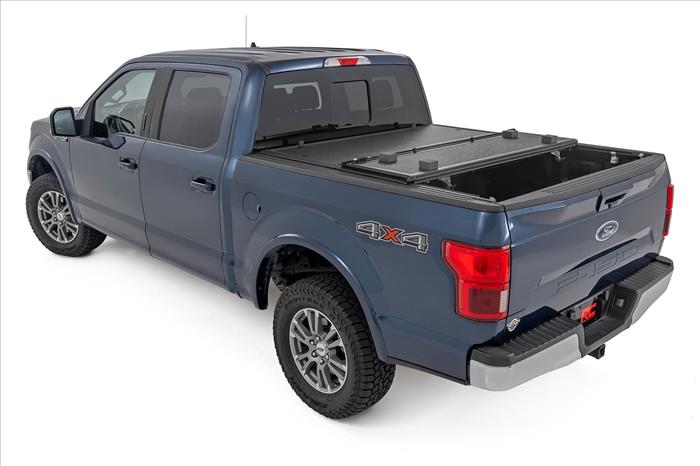 Hard Low Profile Bed Cover 5 Foot 7 Inch Bed Ford F-150 (21-26)/F-150 Lightning (22-26) Rough Country