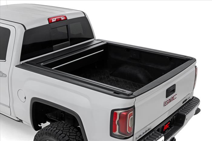 Powered Retractable Bed Cover 5 Foot 9 Inch Bed Silverado/Sierra 1500 (14-18 & Classic) Rough Country