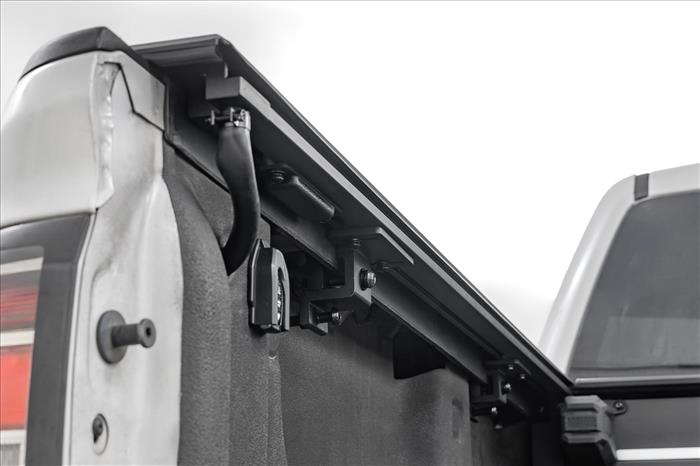 Powered Retractable Bed Cover 5 Foot 9 Inch Bed Silverado/Sierra 1500 (14-18 & Classic) Rough Country