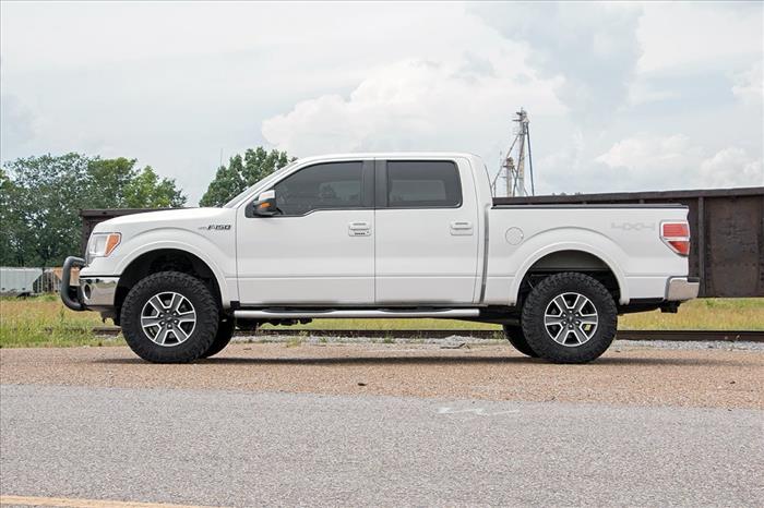 3 Inch Lift Kit N3 Struts Red Ford F-150 4WD (2009-2013) Rough Country