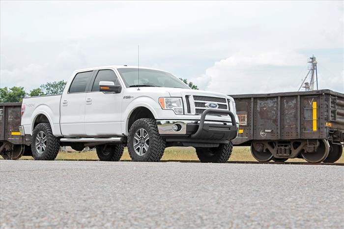 3 Inch Lift Kit M1 Struts Ford F-150 4WD (2009-2013) Rough Country