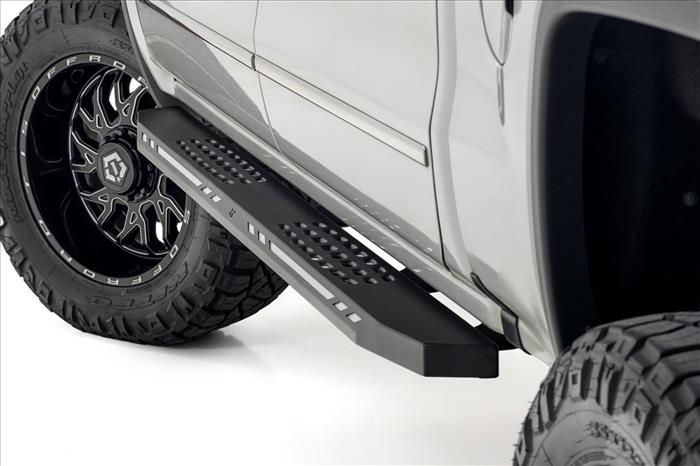 AC2 Running Boards Amber/White Crew Cab Silverado/Sierra 1500 (07-18) Rough Country