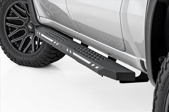 AC2 Running Boards Amber/White Crew Cab Silverado/Sierra 1500/2500HD/3500HD (19-26) Rough Country
