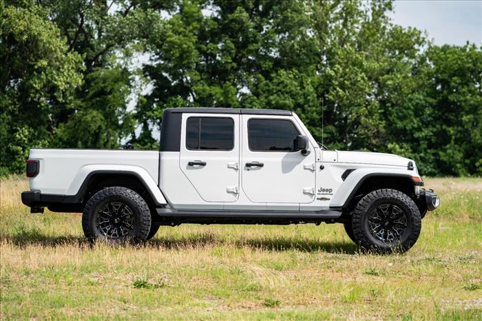 2.5 Inch Leveling Kit Spacers N3 Jeep Gladiator JT 4WD (2024-2025) Rough Country