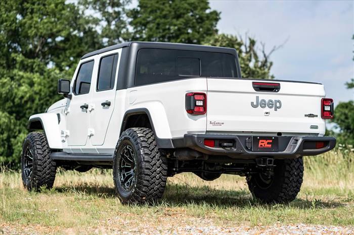 2.5 Inch Leveling Kits Springs V2 Jeep Gladiator JT 4WD (2020-2023) Rough Country