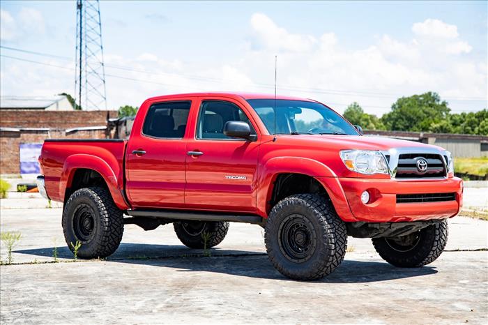 3.5 Inch Lift Kit UCA N3 Struts Toyota Tacoma 2WD/4WD (2005-2023) Rough Country