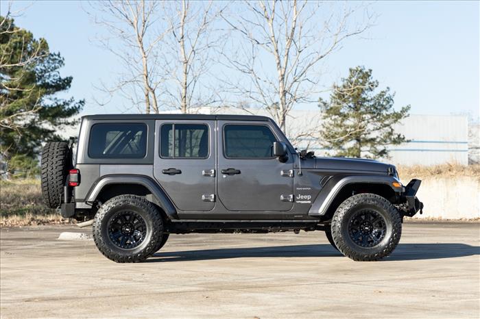 84 Series Wheel Gloss Black 17x8.5 5x5 +0mm Rough Country