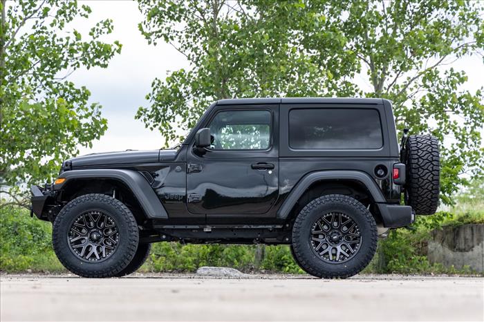 95 Series Wheel Machined One-Piece Gloss Black 20x10 5x5 -19mm Rough Country