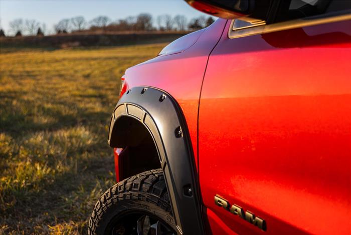 Fender Flares Defender GW7 Bright White Ram 1500 2WD/4WD (2019-2024) Rough Country