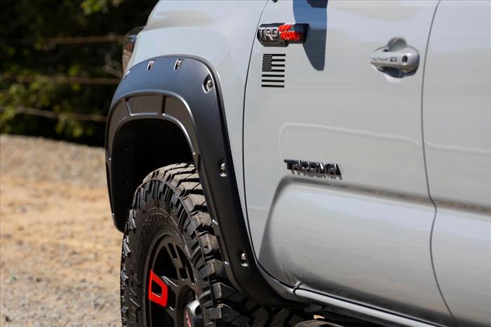Fender Flares Defender 040 Super White Toyota Tacoma 2WD/4WD (16-23) Rough Country
