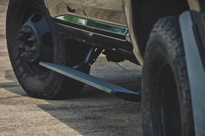 Power Running Boards HT-Series Crew Cab Ram 1500 2WD/4WD (2009-2018 & Classic) Rough Country