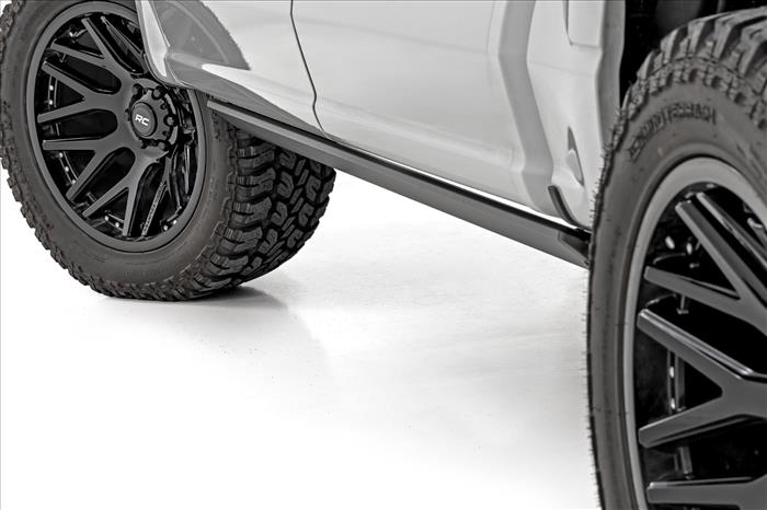 Power Running Boards HT-Series Crew Cab Ford F-150/Lightning/F-250/F-350/Raptor (15-26) Rough Country