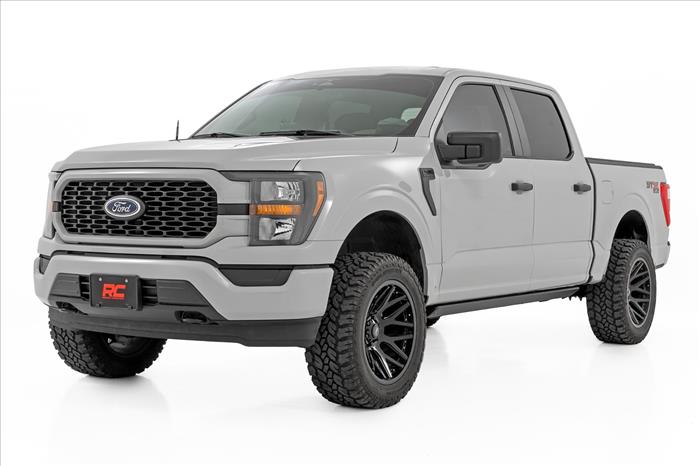 Power Running Boards HT-Series Crew Cab Ford F-150/Lightning/F-250/F-350/Raptor (15-26) Rough Country