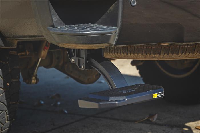 Retractable Bed Step Manual Pull Silverado/Sierra 2500HD/3500HD (15-19) Rough Country