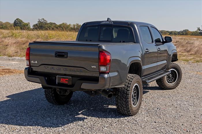 HD2 Aluminum Running Boards Double Cab Toyota Tacoma 2WD/4WD (2005-2023) Rough Country