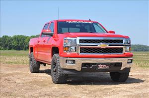 2.5 Inch Lift Kit Alu/Cast Steel M1 Strut Silverado/Sierra 1500 (07-18) Rough Country