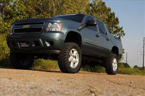 7.5 Inch Suspension Lift Kit 07-13 Avalanche Rough Country