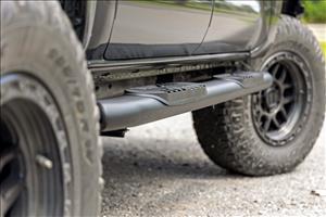 Oval Nerf Step Double Cab Black Toyota Tacoma 2WD/4WD (2005-2023) Rough Country
