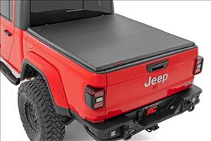 Soft Tri-Fold Bed Cover 5 Foot Bed Jeep Gladiator JT 4WD (2020-2025) Rough Country