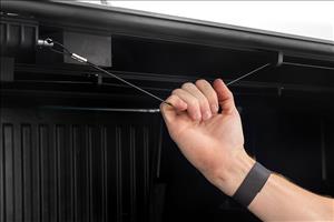 Hard Low Profile Bed Cover 6 Foot 7 Inch Bed Rail Cap Silverado/Sierra 1500/2500HD/3500HD (14-19 & Classic) Rough Country