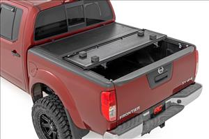 Hard Low Profile Bed Cover 5 Foot Bed Cargo Mgmt Nissan Frontier (05-21) Rough Country