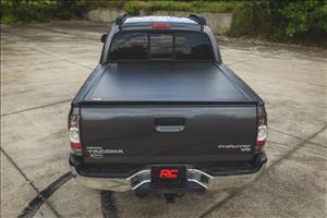 Hard Roll Up Bed Cover 5 Foot Bed Toyota Tacoma 2WD/4WD (2005-2015) Rough Country