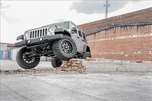 4 Inch Jeep Suspension Lift Kit V2 Monotube Shocks 07-18 Wrangler JK Unlimited Rough Country