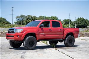 3.5 Inch Lift Kit Red UCA M1 Struts Toyota Tacoma 2WD/4WD (2005-2023) Rough Country