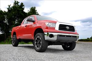 4.5 Inch Toyota Suspension Lift Kit w/ N3 Struts For 07-15 Tundra Rough Country