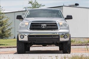 3.5 Inch Lift Kit M1 Struts/M1 Red Toyota Tundra 2WD/4WD (2007-2021) Rough Country