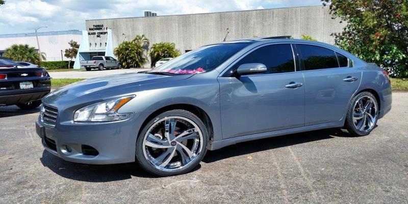  Nissan Altima with Status Wheels S835 Fantasy