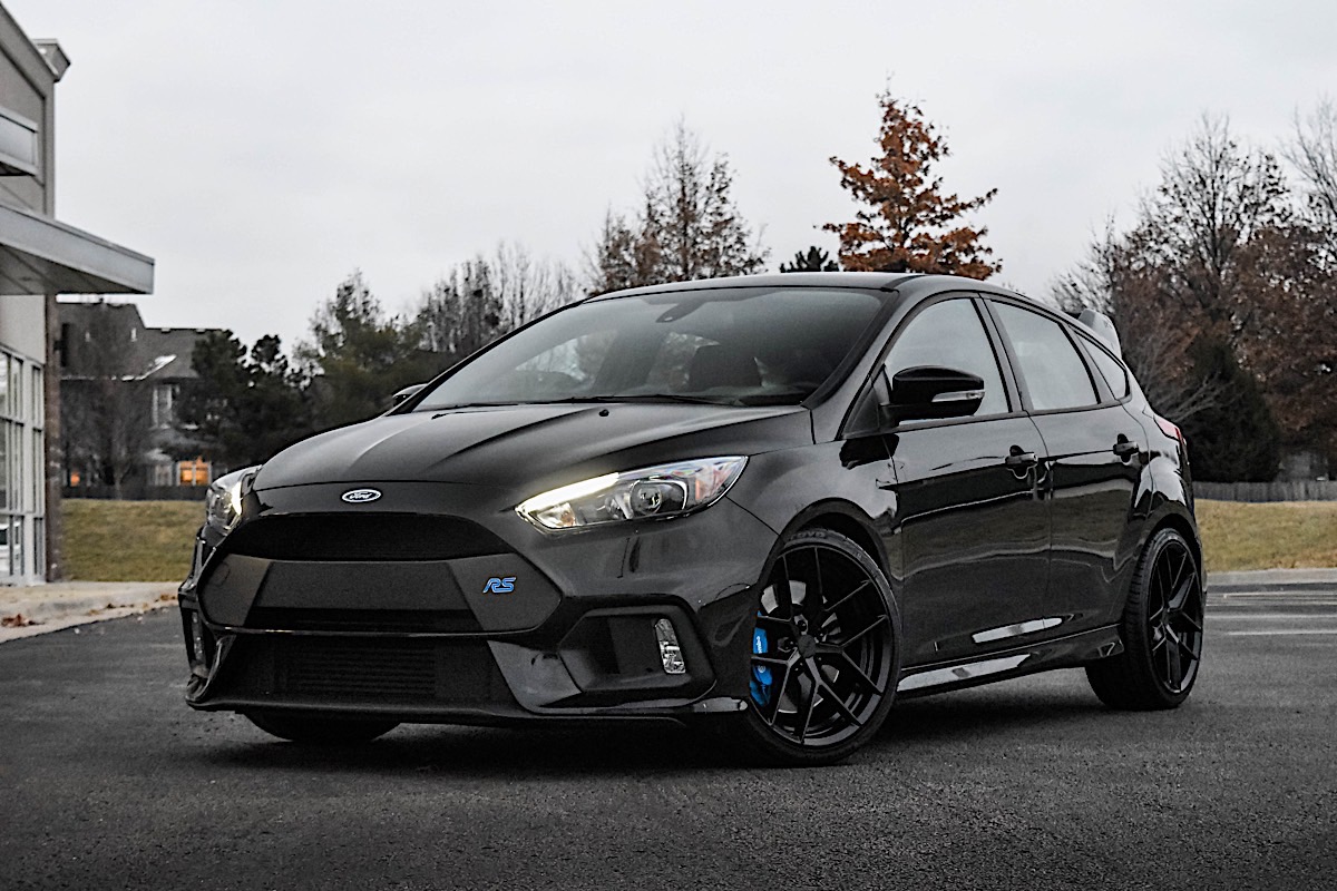 Ford Focus with Rotiform FLG