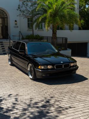 BMW 740iL Thumbnail