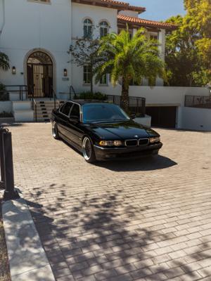 BMW 740iL Thumbnail