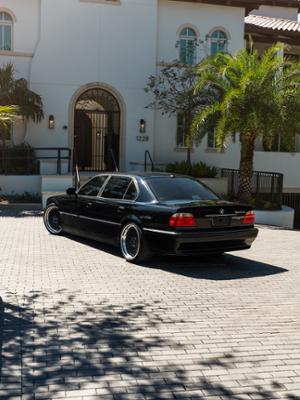 BMW 740iL Thumbnail